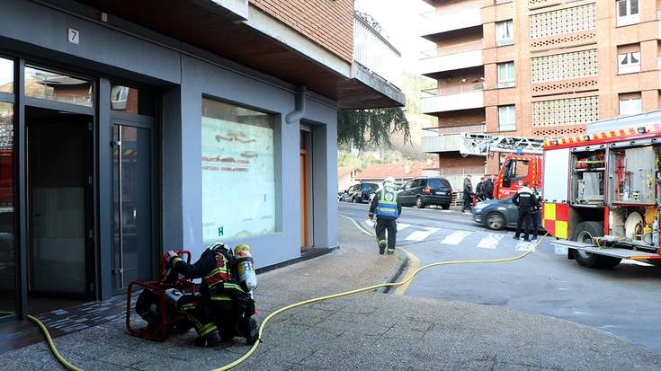 Sua piztu da San Roke kaleko etxebizitza batean