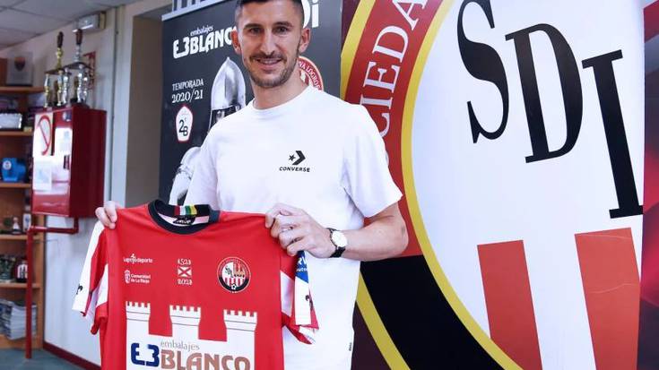 Talde berriekin fitxatu dute Soraluzeko hiru futbolari profesionalek