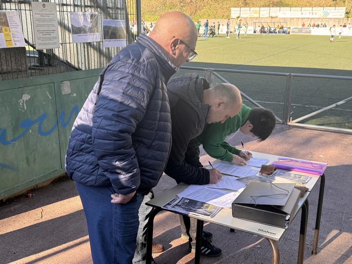 Basalgo zentral eolikoaren kontrako alegazio kanpaina ixteko ekitaldi sinbolikoa, bihar, Eibarren