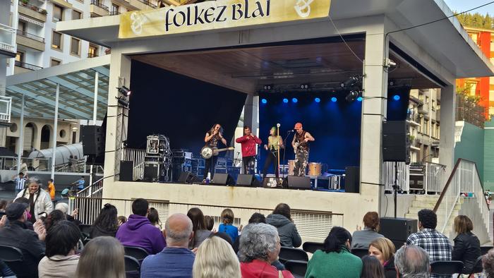Hogei urtez folk musika sustatzen