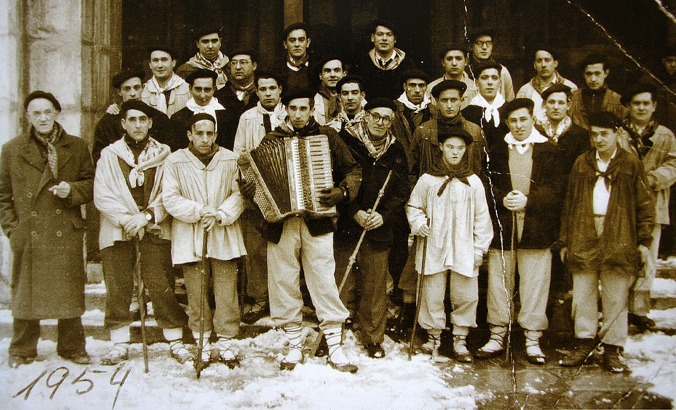 'Urte berri, berri txarri belarri…', Santa Agedako abestiak eta ohiturak Elgoibarren