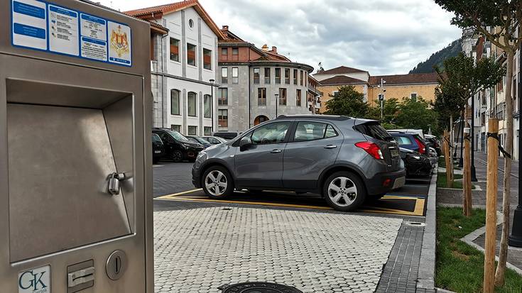 Aparkalekua antolatzeko zerbitzua etenda egongo da irailera arte