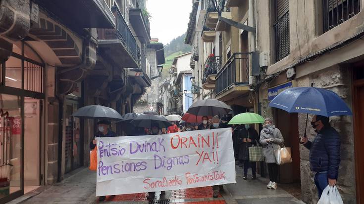 Pentsio "duinak", "bidezkoak" eta "bizitzeko bestekoak" aldarrikatu dituzte