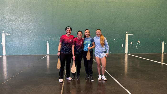 Debako emakumezkoen binakako pala txapelketa herrikoia (gomazko pilotarekin)