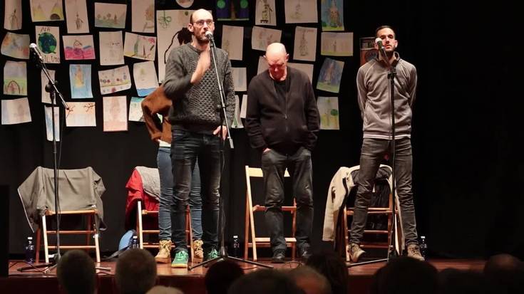 Bart gaueko bertso-saio dotorearekin hasi dute Mendaron Motxaila Eguna