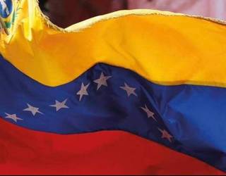 AEBek Venezuelari egindako erasoa salatzeko, elkarretaratzera deitu dute biharko Deban eta Mendaron
