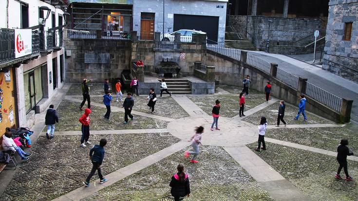 Txokolate lapurreta, gimnasia egiteko jolasik onena