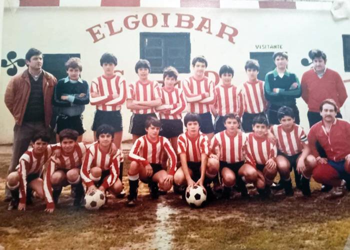 Lerun zaharrean zaildutako futbolariak