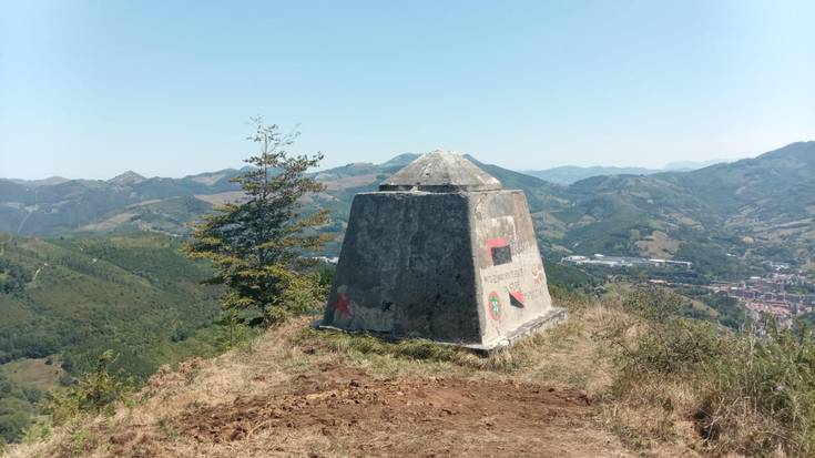 Morkaikuko gurutzea erretiratu egin du Udalak