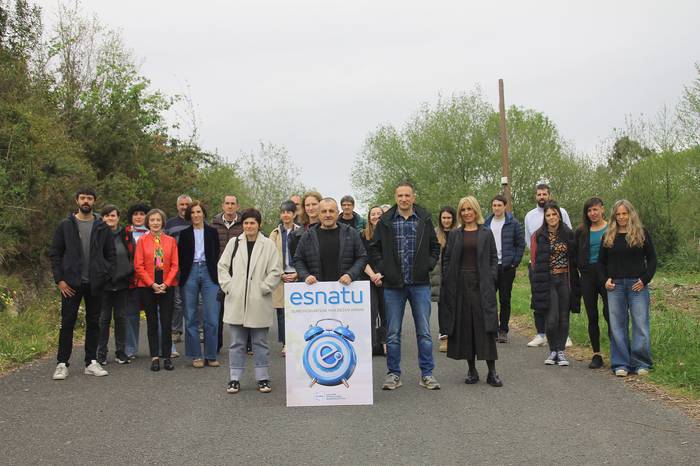 'Esnatu' dinamika aurkeztu du UEMAk, arnasguneetan euskara izaten ari den apaltzearen kontra egiteko