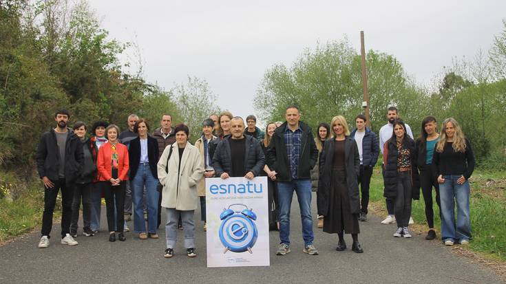 'Esnatu' dinamika aurkeztu du UEMAk, arnasguneetan euskara izaten ari den apaltzearen kontra egiteko