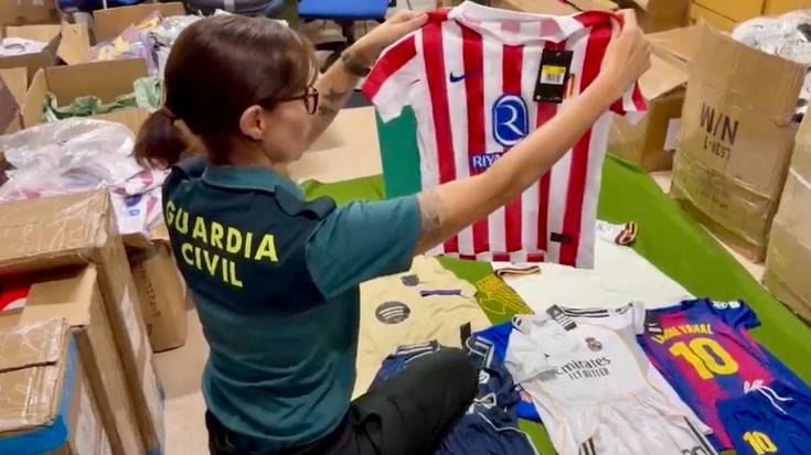 Guardia Zibilak 1.000 futbol kamiseta faltsu atzeman ditu Elgoibarren