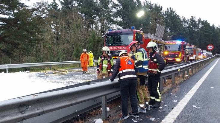 Istripu bat dela eta, AP-8 autobidea guztiz itxita dago Itziar parean