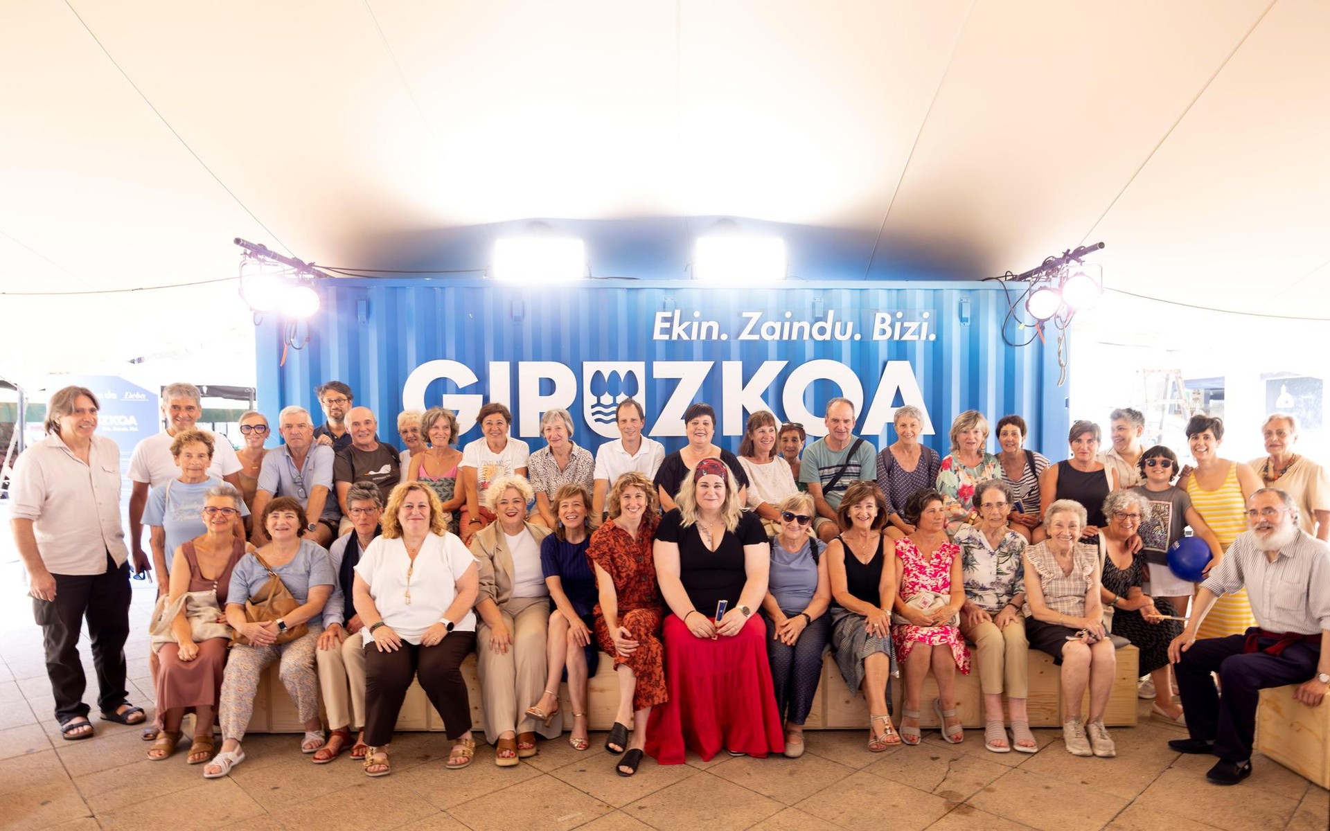 “Ondo egoteaz gain, ondo sentitzeko gakoak” partekatu dituzte Deban egin den Ongizatearen Plaza egitasmoan
