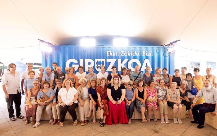 “Ondo egoteaz gain, ondo sentitzeko gakoak” partekatu dituzte Deban egin den Ongizatearen Plaza egitasmoan