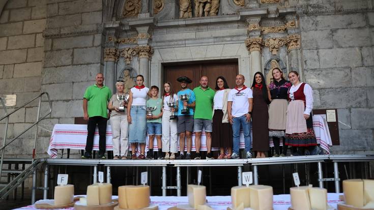 Kortariako gazta eta Izetako sagardoa irabazle Baserritarren eguneko txapelketetan