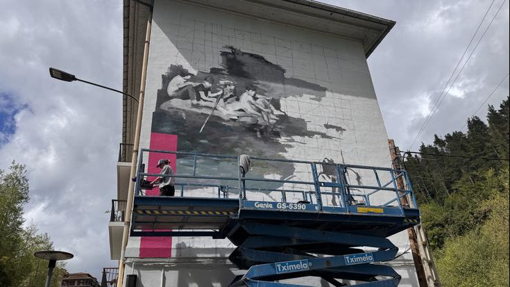 Aste honetan bukatuko du Txurrukeneko murala Udane Juaristi artista azkoitiarrak
