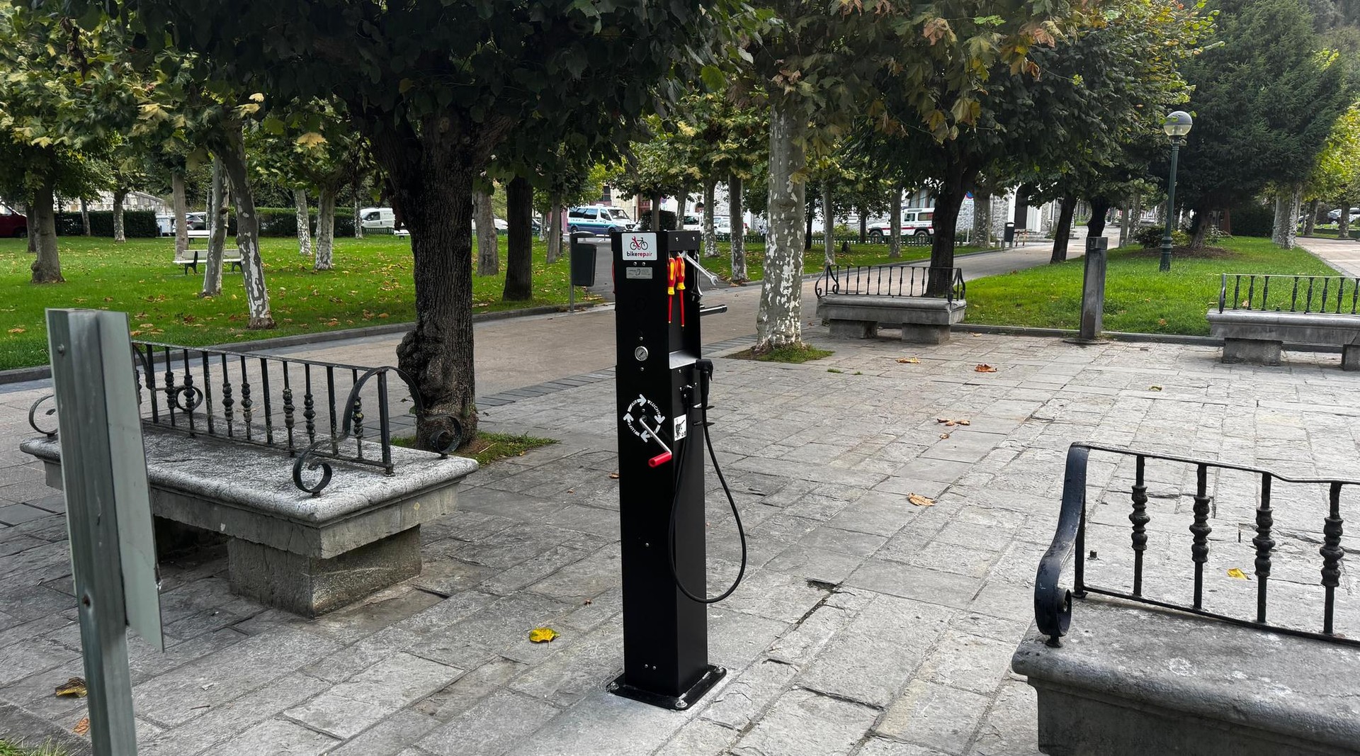 Bizikletak konpontzeko gune bat jarri dute Zumardian