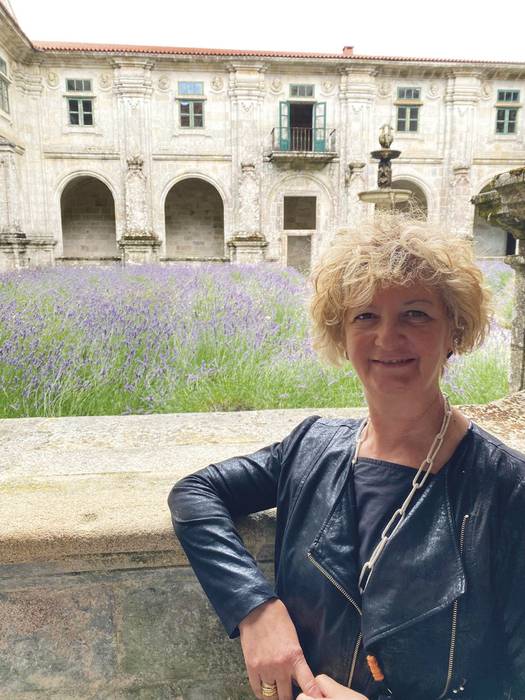 Marijo Ramos Garcia: “Parkinsonagatik gurpildun aulkian geratzean ZARAra eraman nazatela, arropak ikustera eta ukitzera”