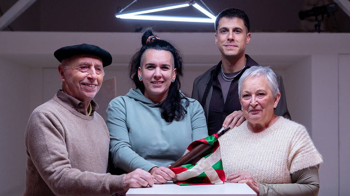 Pello Reparazen 'Xiberutikan Mendebaldera' kantuarekin egingo da Korrika