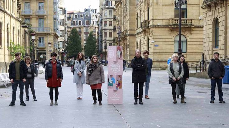 Haurren aurrean helduek eredugarritasuna sustatu eta hizkuntza praktiken inguruan hausnartzeko ekimena aurkeztu du Topaguneak