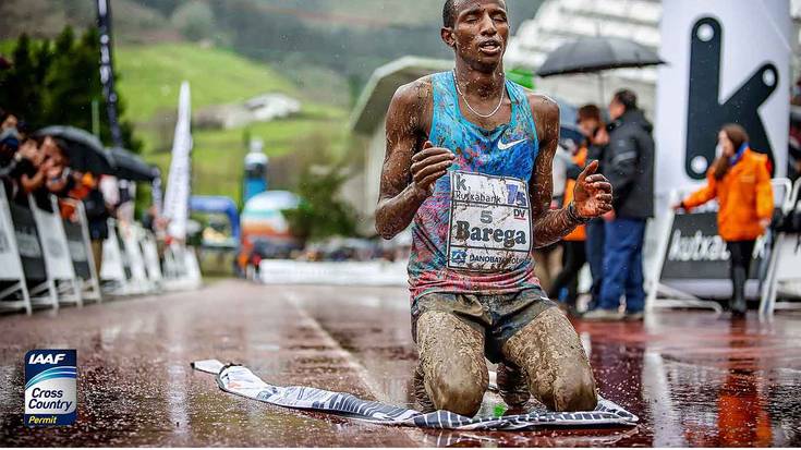 Mugertza kroseko kartela atletismoko urteko argazki onenarekin osatu dute