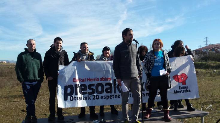 Logroñoko espetxeraino eraman dute presoak etxeratzearen aldeko aldarria
