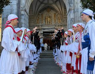 Ezpata-dantza kalera, hamaseigarrengoz