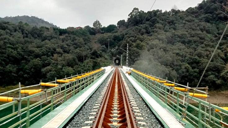 Larunbatean hasiko da berriro Zarautz eta Zumaia arteko tren zerbitzua