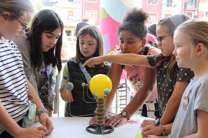 Zientzia azokako tailerretan parte hartzeko izenematea zabaldu dute