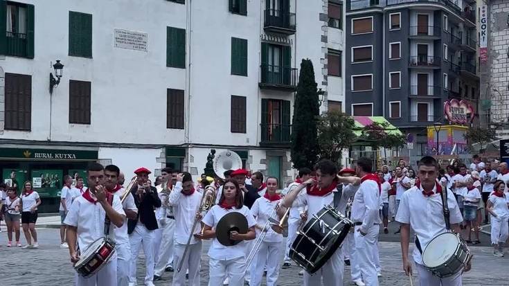 Txiki Eguneko Diana jendetsuarekin hasi da festa