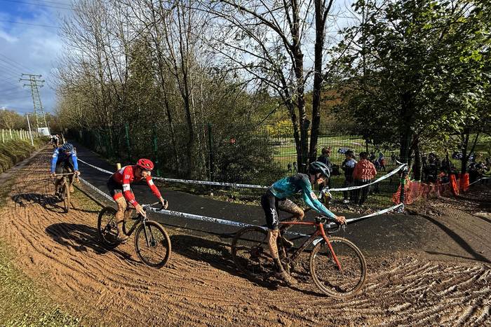 Aitor Hernandez eta Ainara Elbusto dira Besa CX ziklo-kros probako estreinako irabazleak