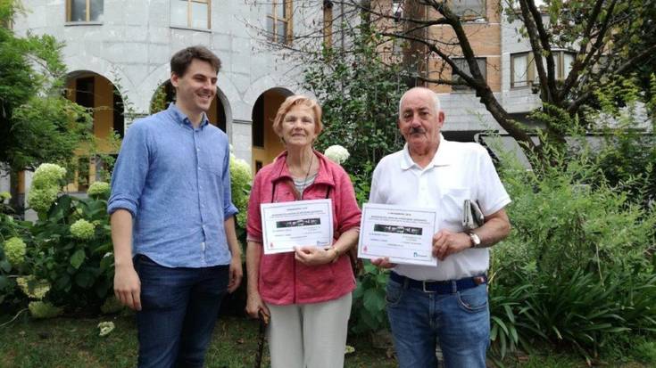 Karmele Elorzak eta Roberto Merinok irabazi dute herriko balkoi edo leiho ederrenaren saria