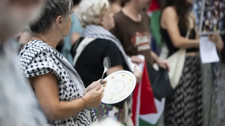 Palestinako genozidioa salatzeko burrunba egingo da bihar