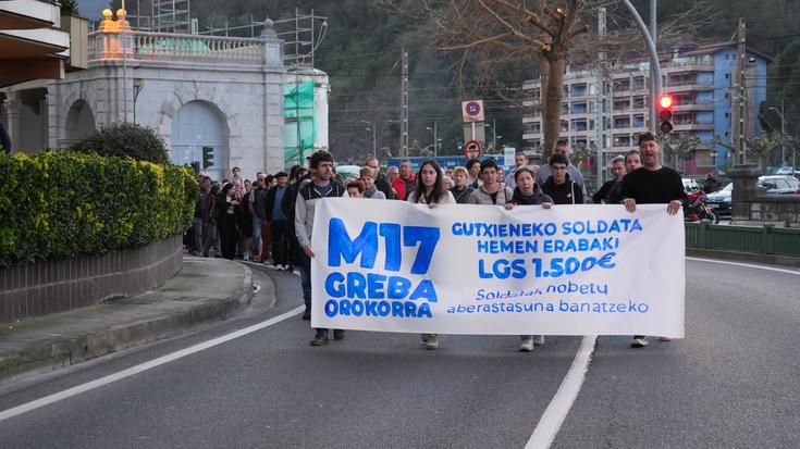 Deban ere manifestazioa egin dute greba orokorraren harira