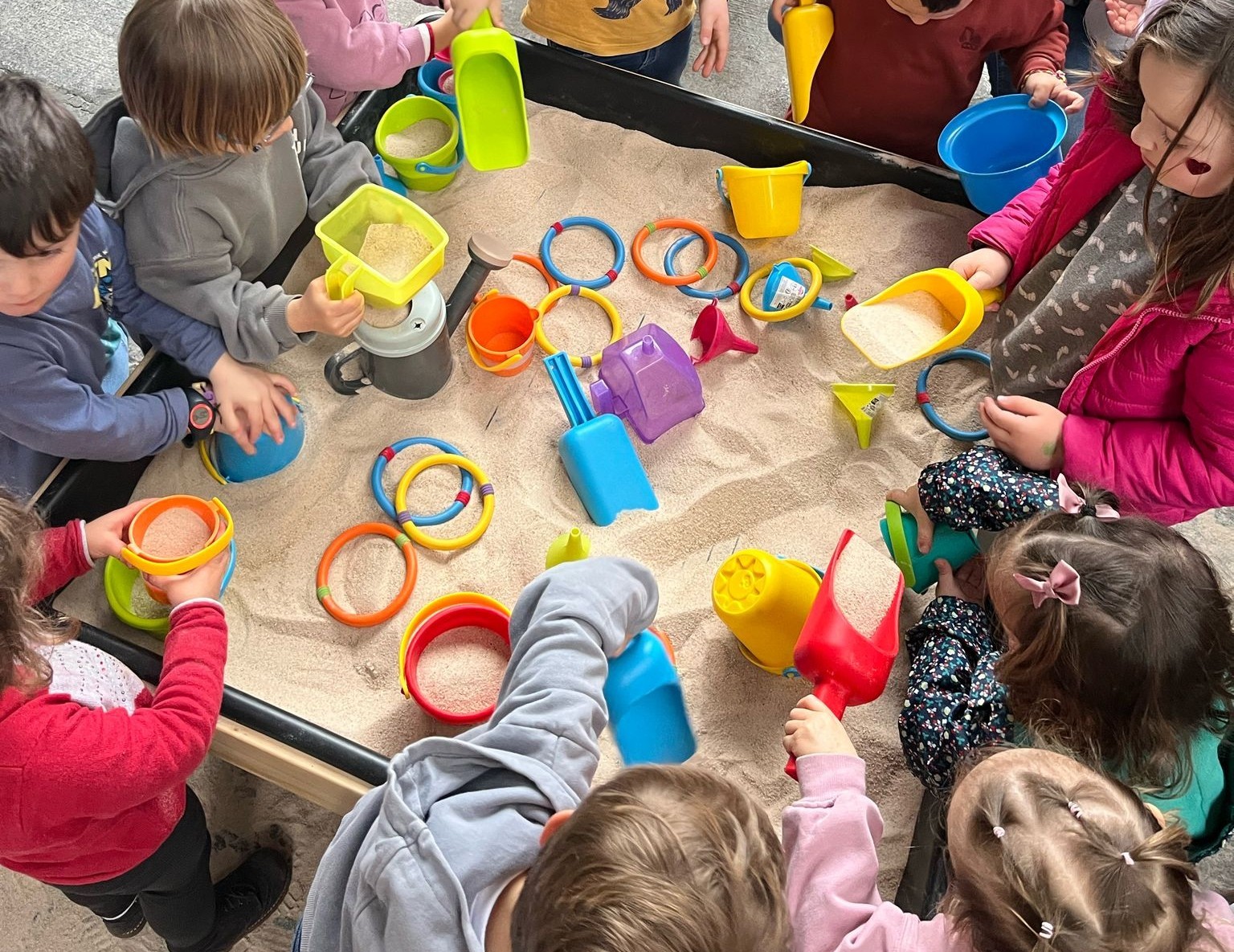 Jolasa kalera aterako du bihar Atxutxiamaika aisialdi taldeak