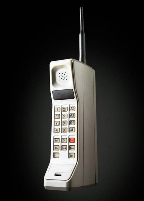 Motorola DynaTac 8000X , mugikorren 'aitona'.