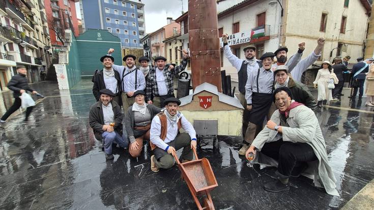 Giro bikaina Ermuko inauterietako mozorro lehiaketetan