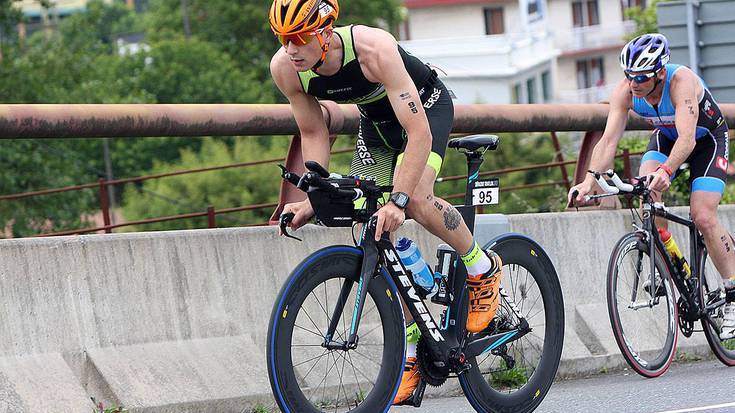 Erik Azula Zarauzko triatloian
