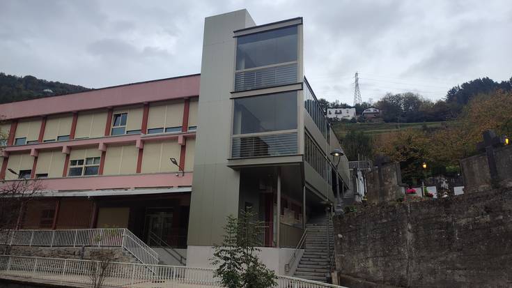 Pozik da Soraluzeko EAJ-PNV ikastetxeko irisgarritasun obrak gauzatu direlako