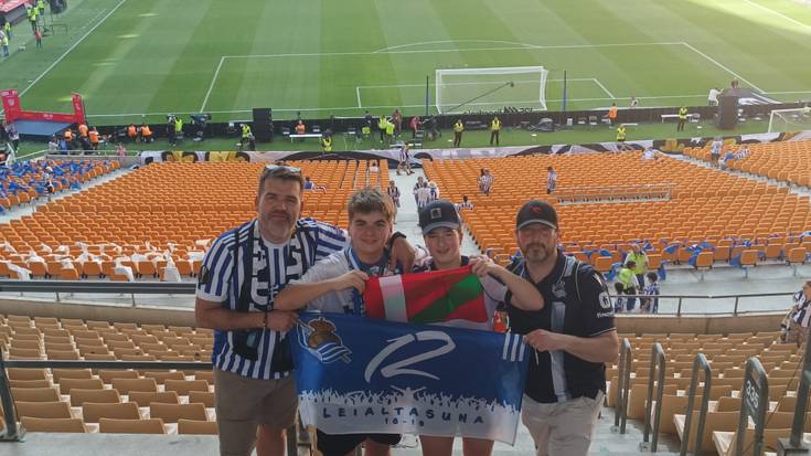 Egin beharrekoak eginda, orain barrura edo pantaila aurrera