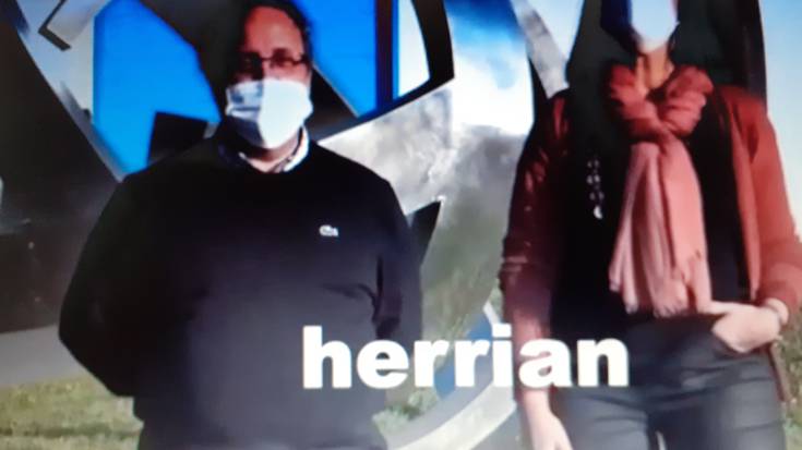 Soraluceko langileak EiTBren bertso katean