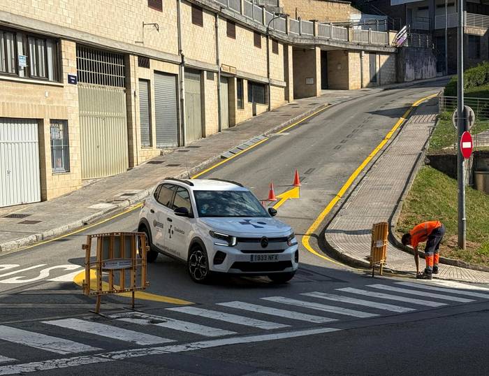 Urazandi auzoko trafikoan eta aparkalekuetan eragina edukiko dute Errezabalgo mendi-magala egonkortzeko lanek