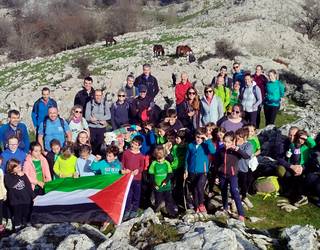 50 bat lagunek hartu dute parte Erlora eginiko mendi irteeran