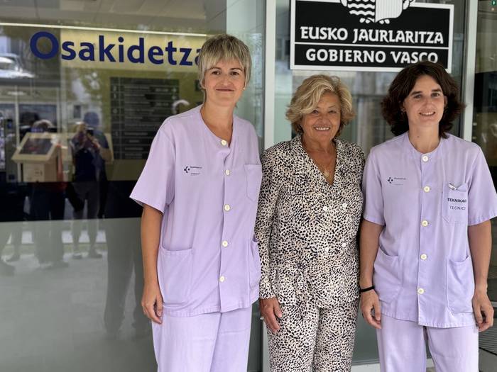 Estreinatu dute dentsiometro berria Eibarko Ospitalean, 17 pazienterekin