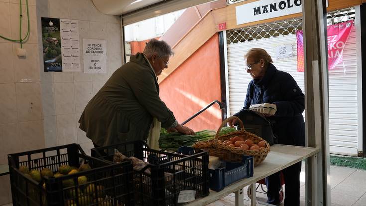Eguenetako saltzaileek eta baserritarrek ere esan diote agur merkatu plazari