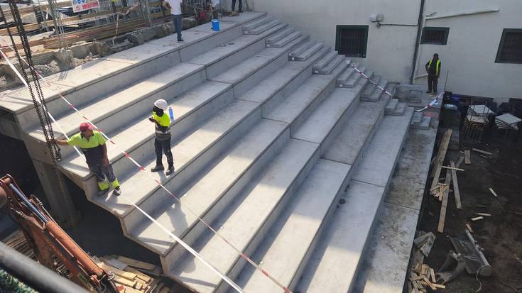 Ipini dituzte harmailak Soraluzen Deba ibaiari begira