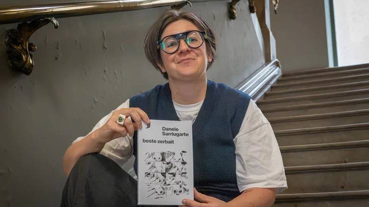 'Beste zerbait' nobela argitaratu du Danele Sarriugartek