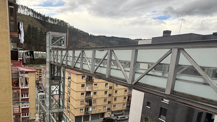 Aldapa-Ongarai igogailua zerbitzuz kanpo, gaur eta bihar