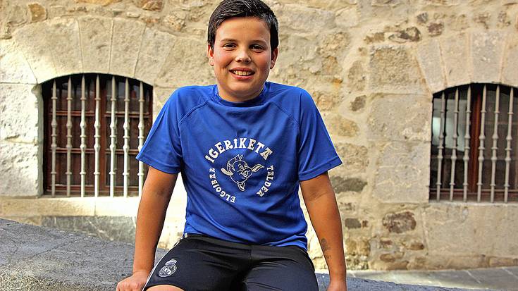 Iker Calvo igerilaria saritu dute Gipuzkoako Igeriketaren Festan